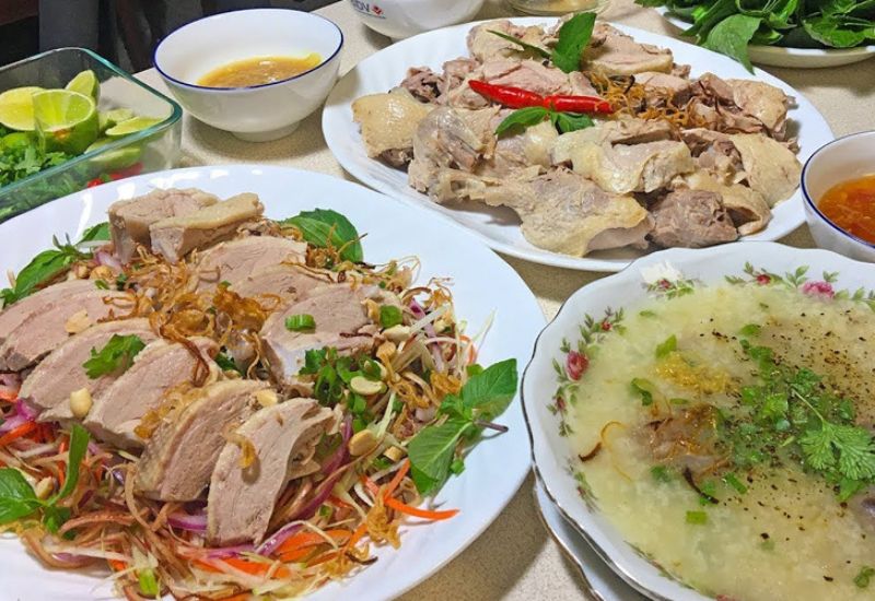 “Xăm môi có được ăn thịt vịt không” có thể trả lời đơn giản là không